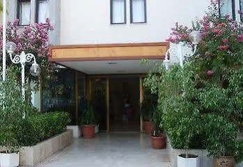 Ξενοδοχείο με διαμερίσματα Tunali 3*